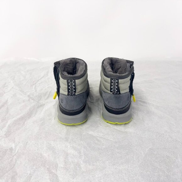 CHILDRENS UGG BOOTS SIZE 10 - Picture 2 of 10